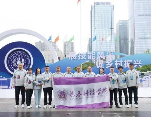 劉洋 科技教育浪潮中的領(lǐng)航舵手